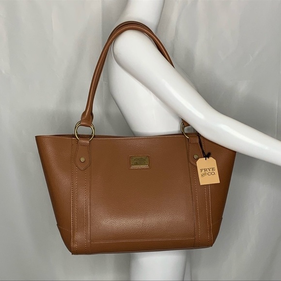 Frye And Co With Zip Pouch Shoulder Bag - Picture 2 of 14